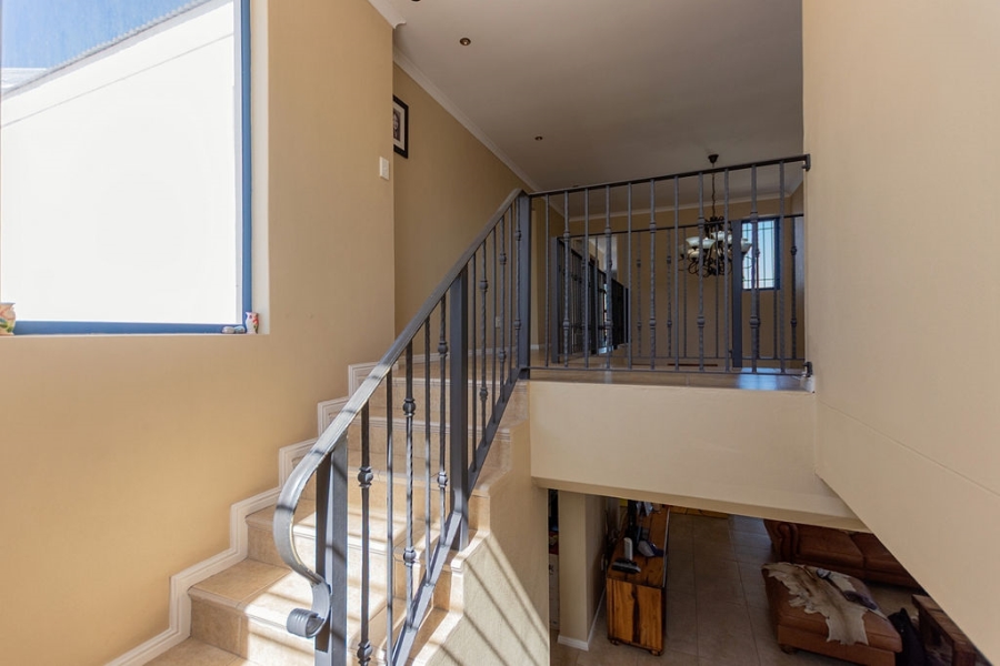 4 Bedroom Property for Sale in Blue Lagoon Western Cape